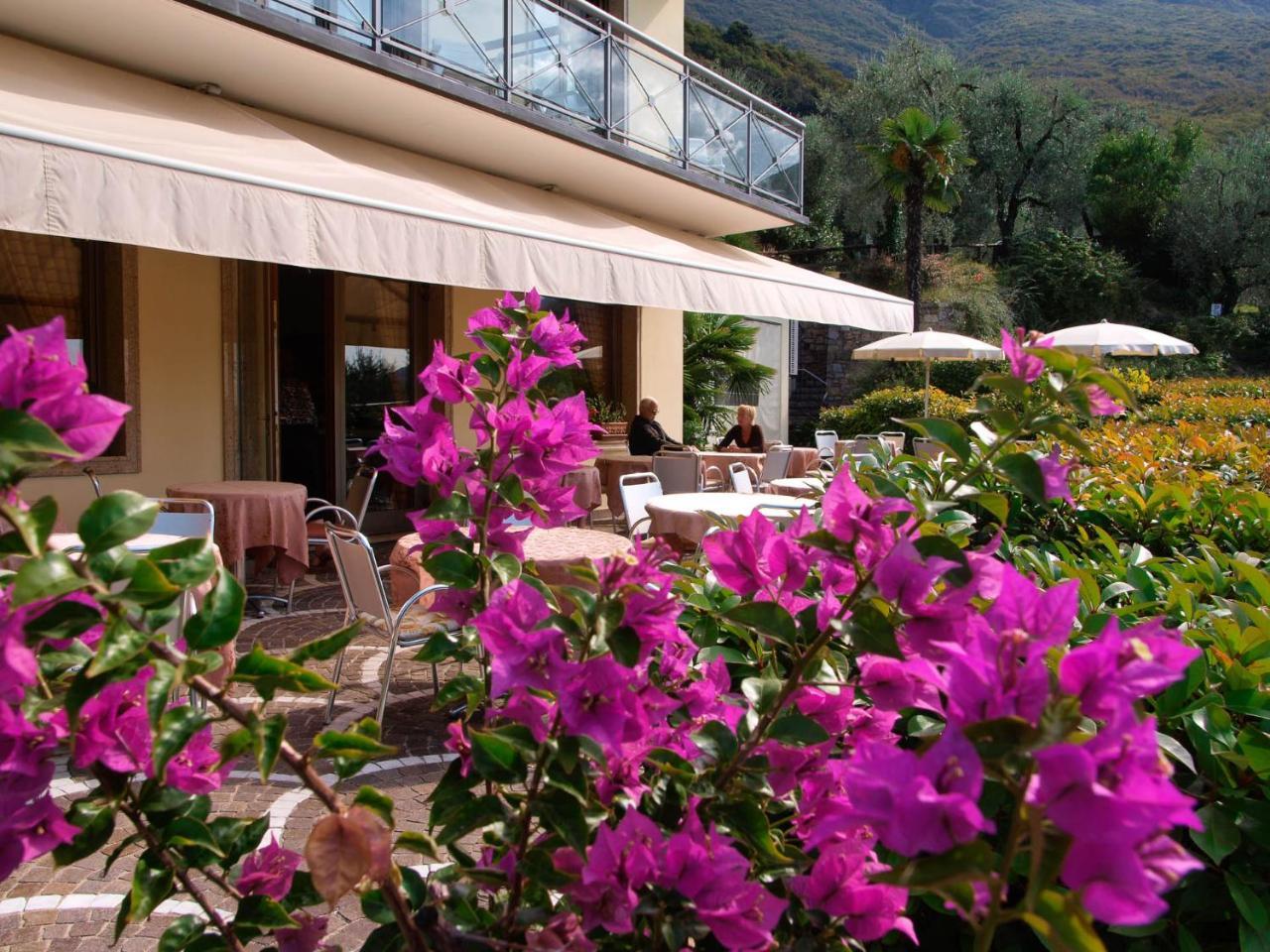 Hotel Bellavista Мальчезине Экстерьер фото
