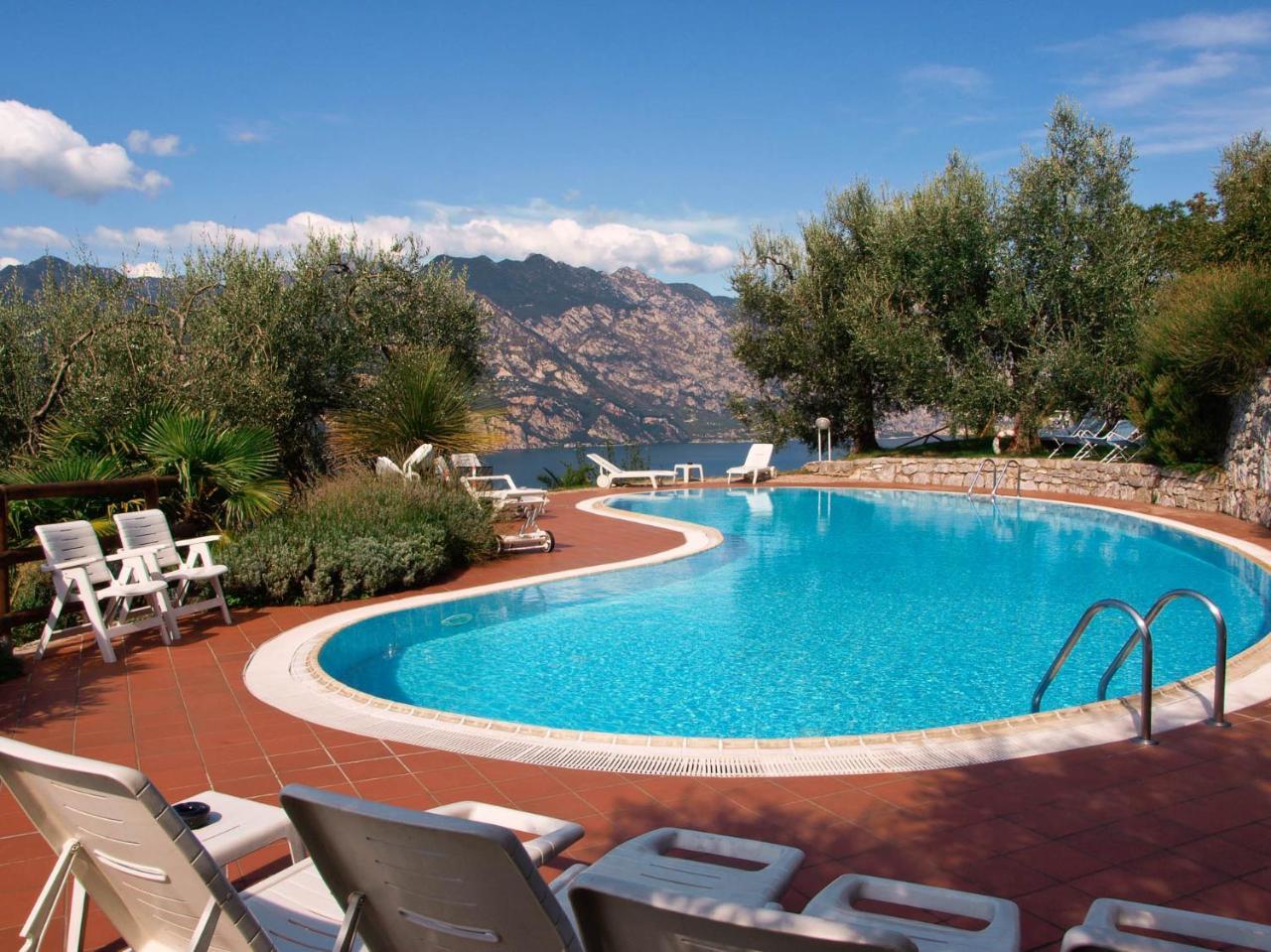 Hotel Bellavista Мальчезине Экстерьер фото