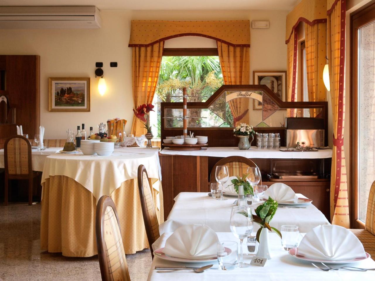 Hotel Bellavista Мальчезине Экстерьер фото