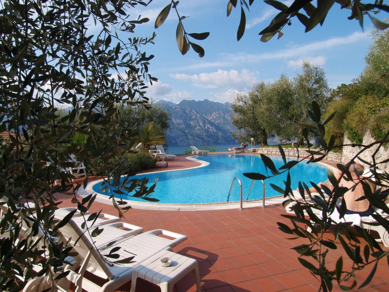 Hotel Bellavista Мальчезине Экстерьер фото