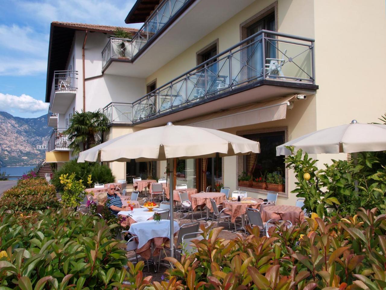 Hotel Bellavista Мальчезине Экстерьер фото